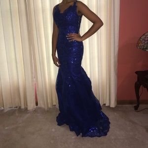 Perfect condition prom dress(worn only once!)